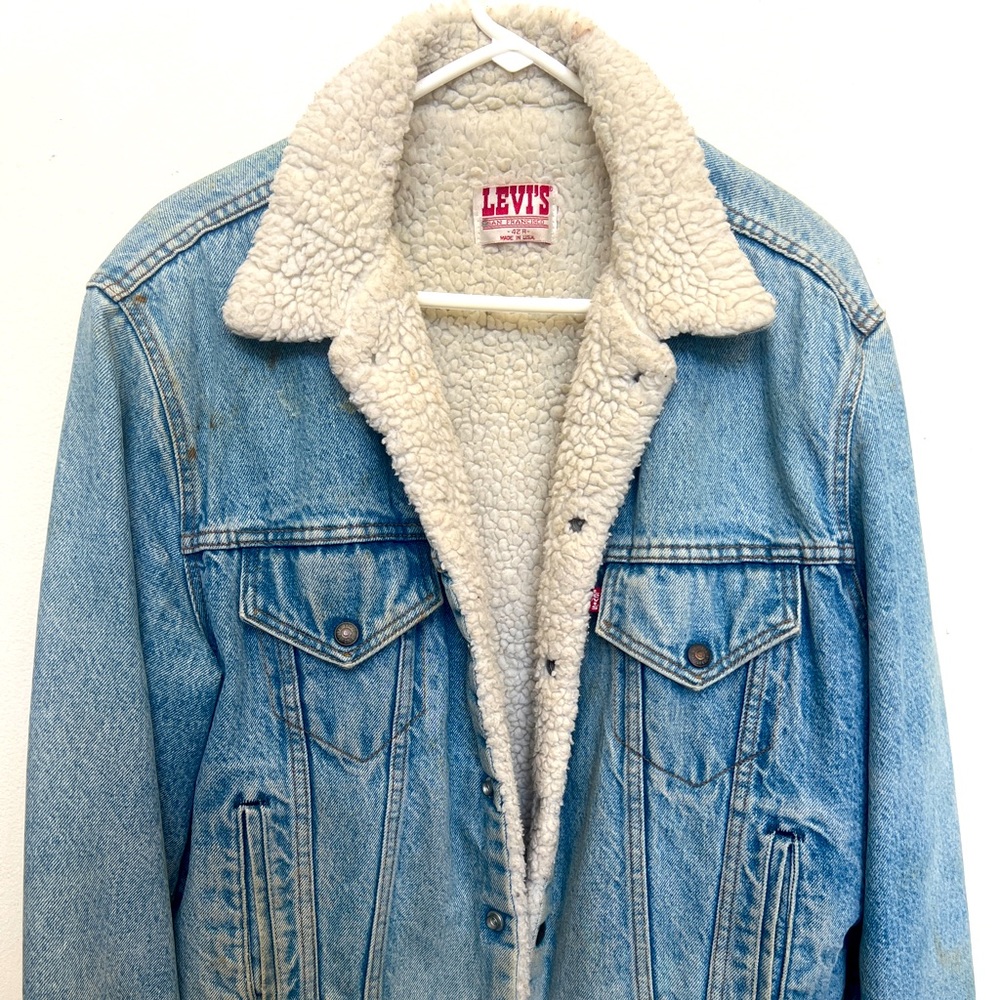 LEVI’S Denim Sherpa Trucker jacket 42R/L